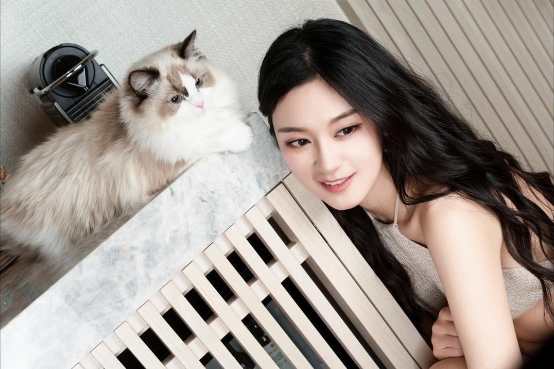 重庆一小镇现“刀片民宿”  最窄处仅56厘米